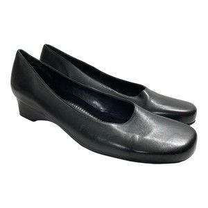 Trotters Women's 8M Black Leather Wedge Comfort Heels